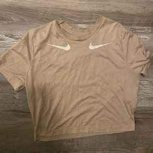 Nike cropped beige tee